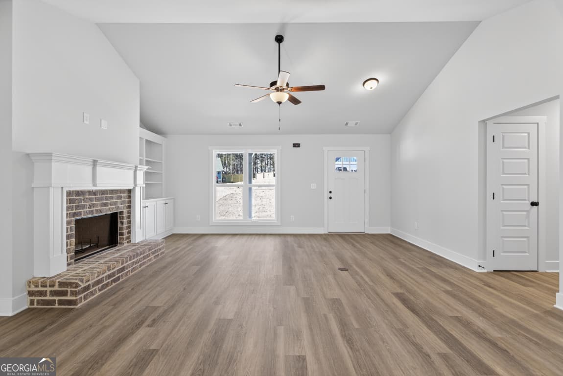 4 bedroom, 3 bathroom, 2,150 sq ft single family residence for sale at 252 Mockingbird Lane 28, Winder, GA 30680 — photo 5