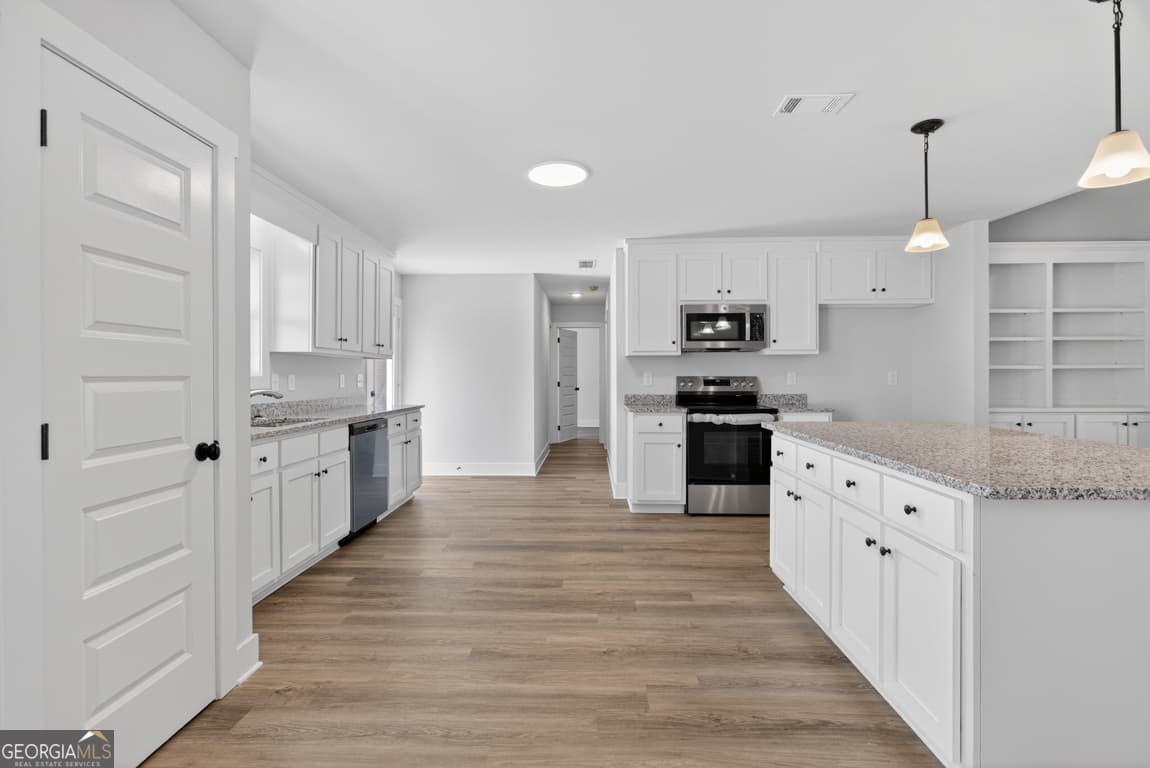 4 bedroom, 3 bathroom, 2,150 sq ft single family residence for sale at 252 Mockingbird Lane 28, Winder, GA 30680 — photo 10
