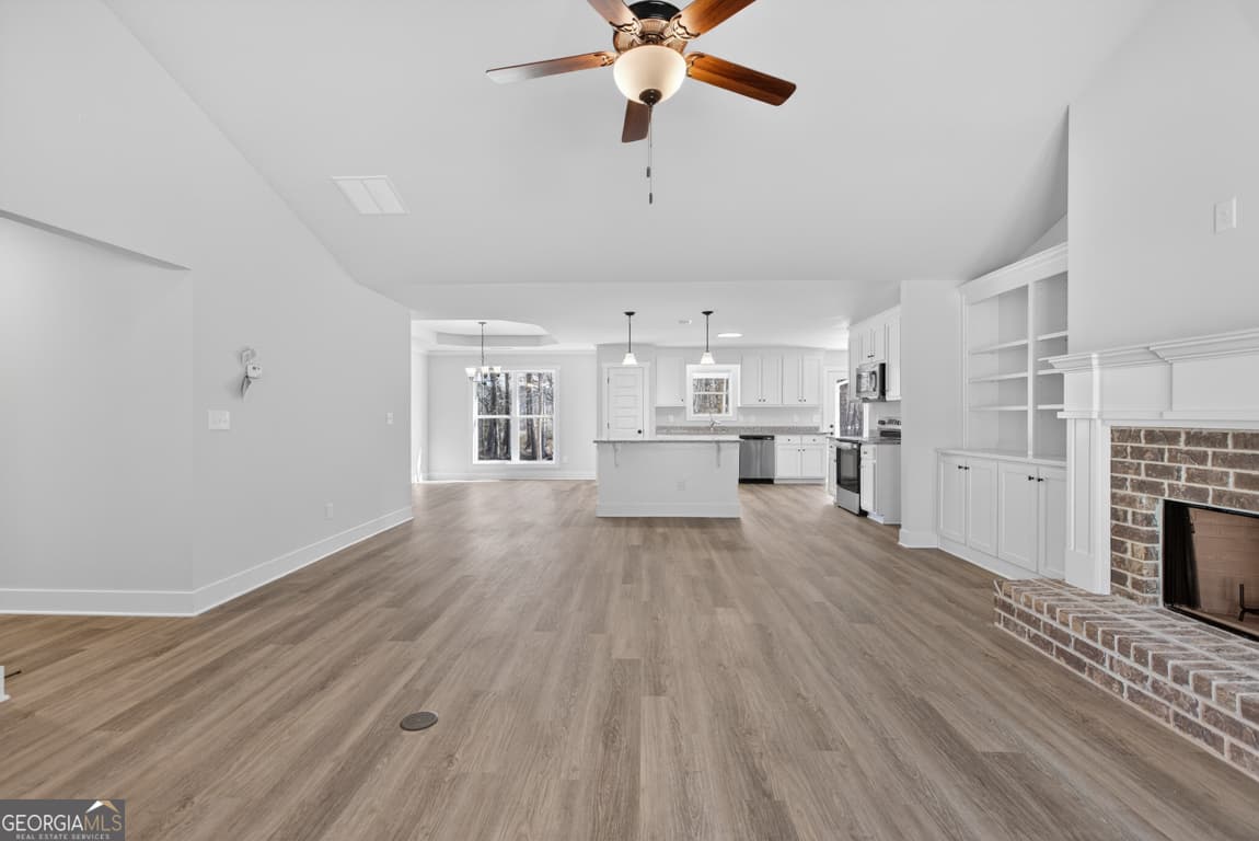 4 bedroom, 3 bathroom, 2,150 sq ft single family residence for sale at 252 Mockingbird Lane 28, Winder, GA 30680 — photo 4