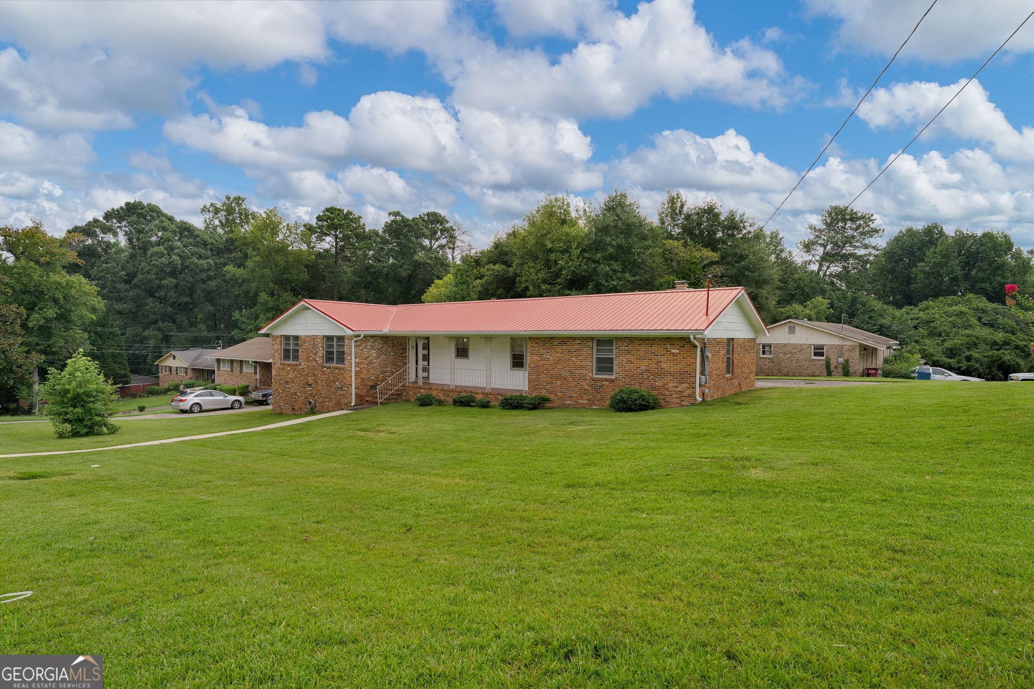 3 bedroom, 2 bathroom, 1,878 sq ft single family residence for sale at 1588 N Atwood Drive, Macon, GA 31204 — photo 2