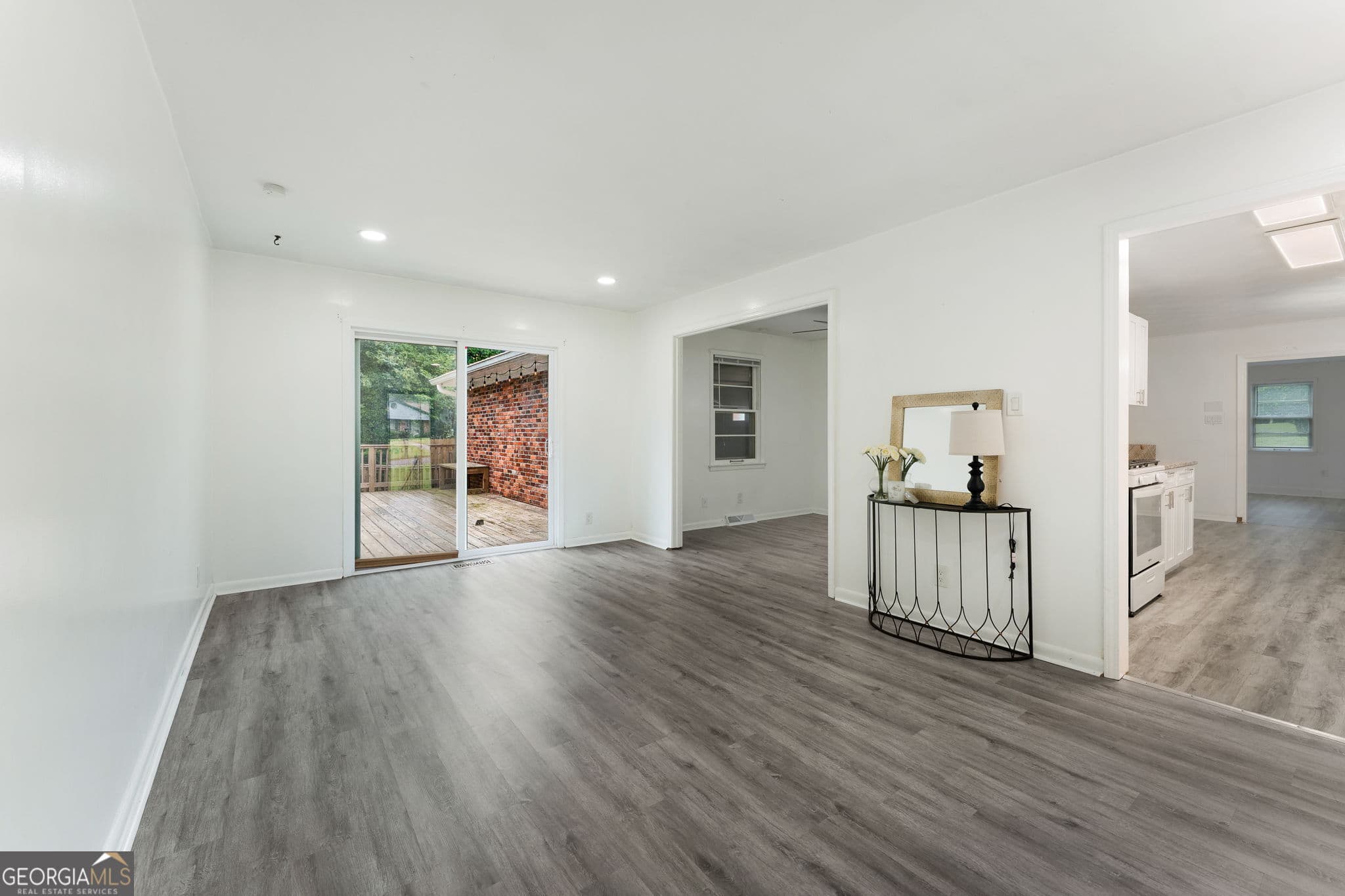 3 bedroom, 2 bathroom, 1,878 sq ft single family residence for sale at 1588 N Atwood Drive, Macon, GA 31204 — photo 5