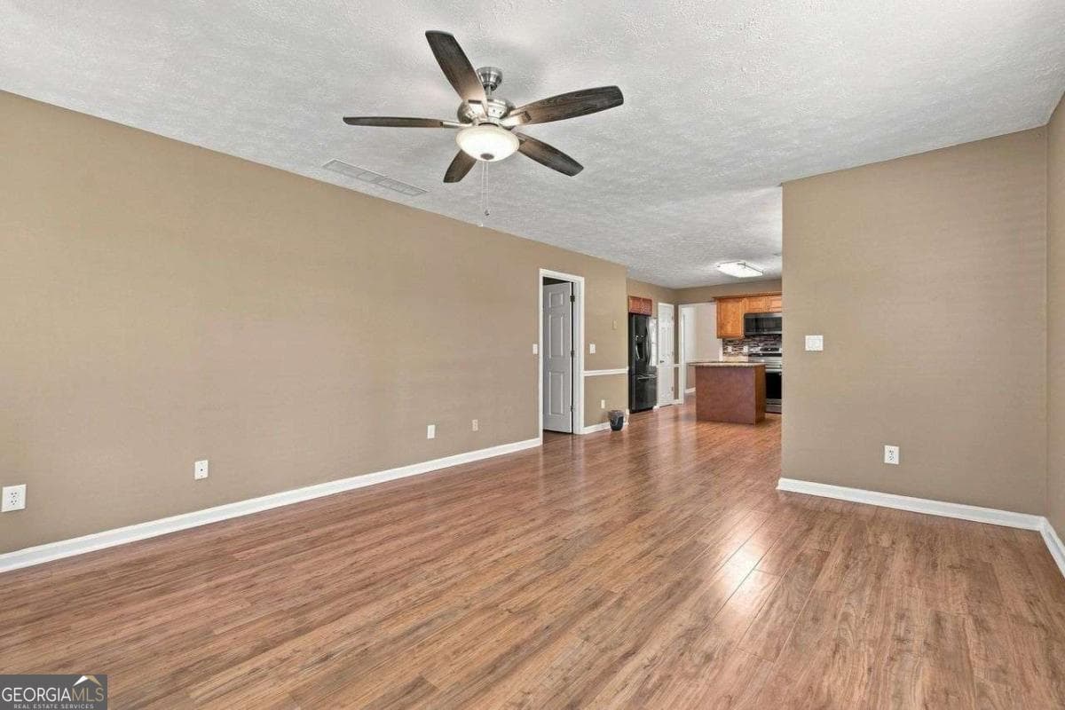 4 bedroom, 2.5 bathroom, 2,900 sq ft single family residence for sale at 9878 Point View Drive, Jonesboro, GA 30238 — photo 9
