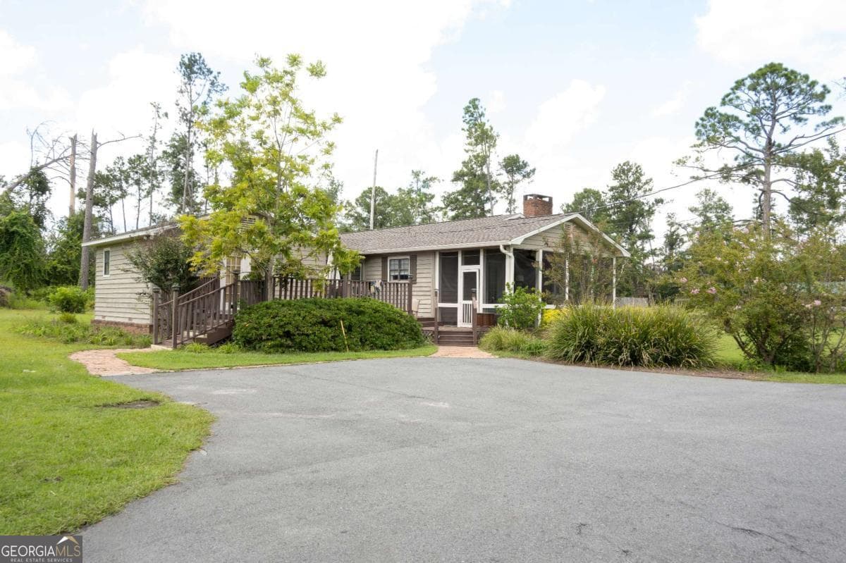 4 bedroom, 3 bathroom, 2,092 sq ft single family residence for sale at 371 Burketts Ferry Road, Hazlehurst, GA 31539 — photo 6