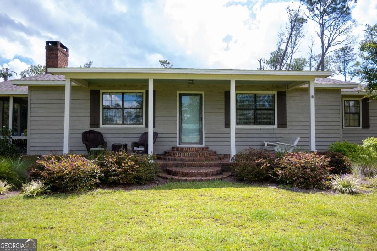 4 bedroom, 3 bathroom, 2,092 sq ft single family residence for sale at 371 Burketts Ferry Road, Hazlehurst, GA 31539 — photo 4