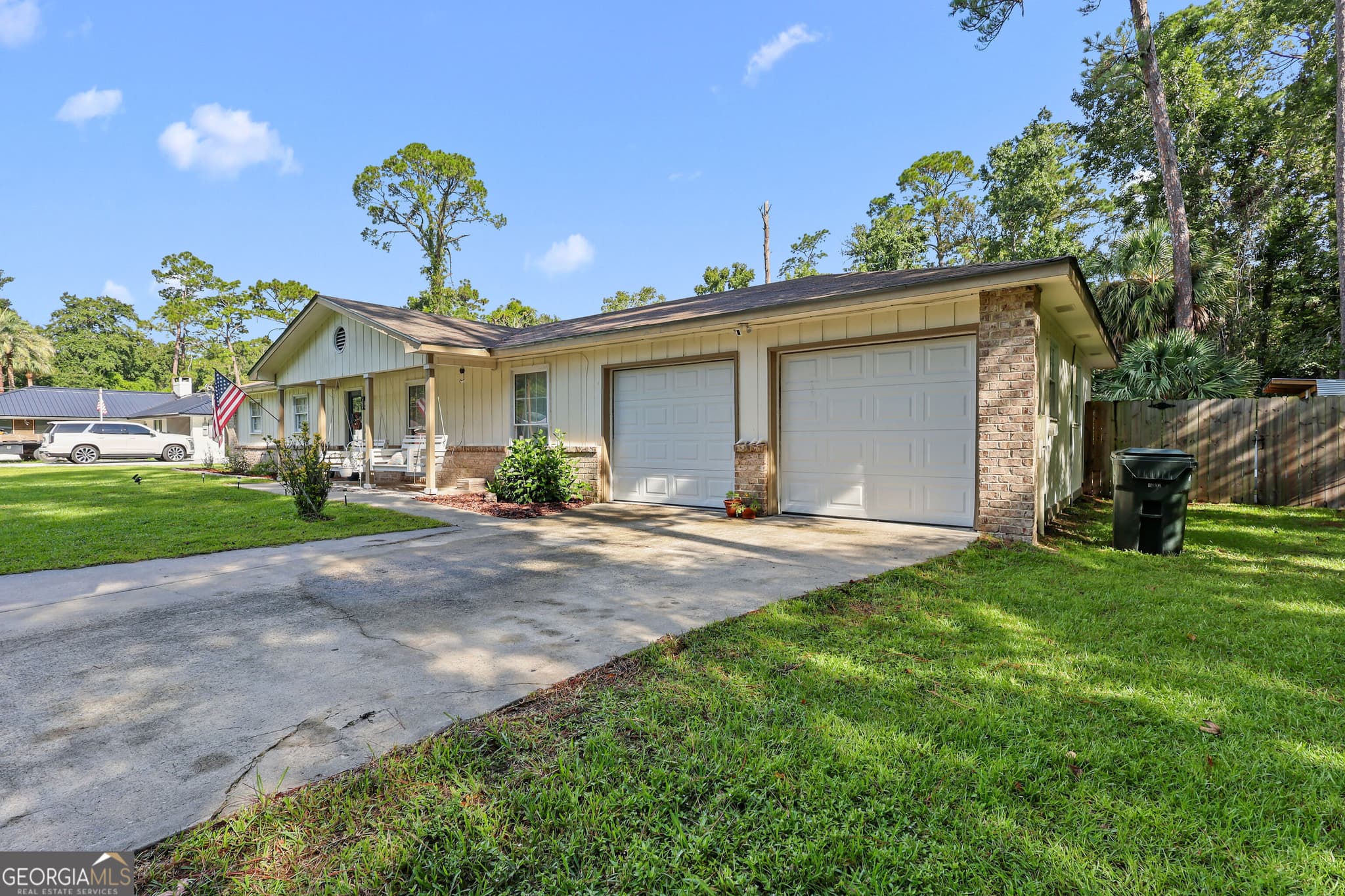 3 bedroom, 2 bathroom, 1,700 sq ft single family residence for sale at 1201 Fairway Road, Brunswick, GA 31525 — photo 3