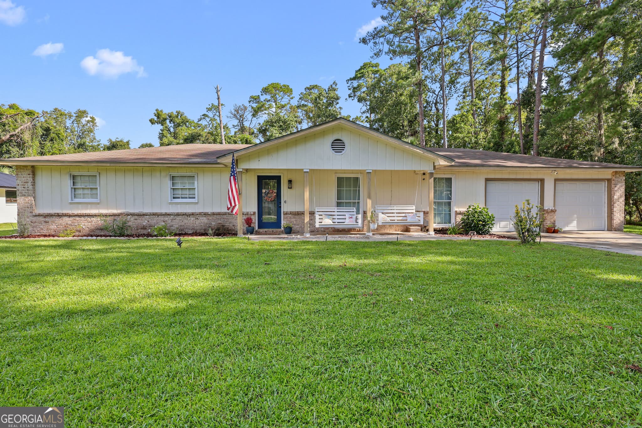 3 bedroom, 2 bathroom, 1,700 sq ft single family residence for sale at 1201 Fairway Road, Brunswick, GA 31525 — photo 1 of 29