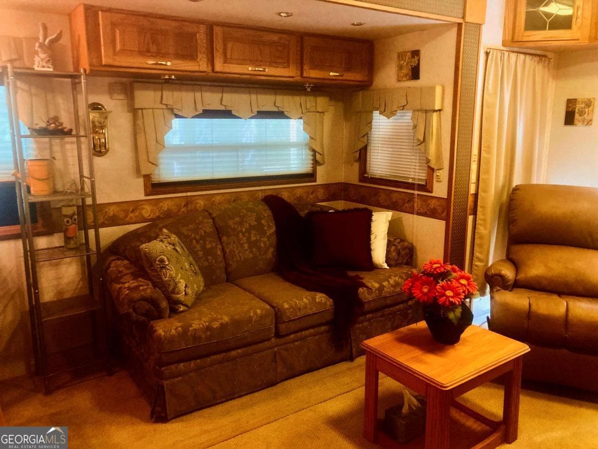 1 bedroom, 1 bathroom, 350 sq ft manufactured home,single family residence for sale at 1112 Creekside Drive 12, Hiawassee, GA 30546 — photo 3