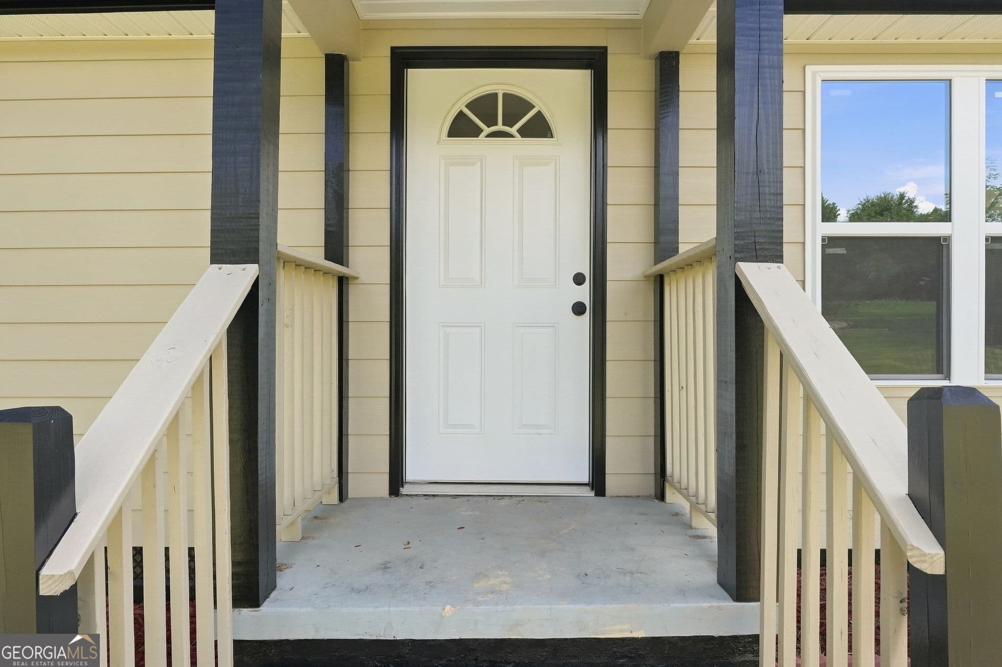 3 bedroom, 1 bathroom, 1,060 sq ft single family residence for sale at 1061 Highway 3, Hampton, GA 30228 — photo 5