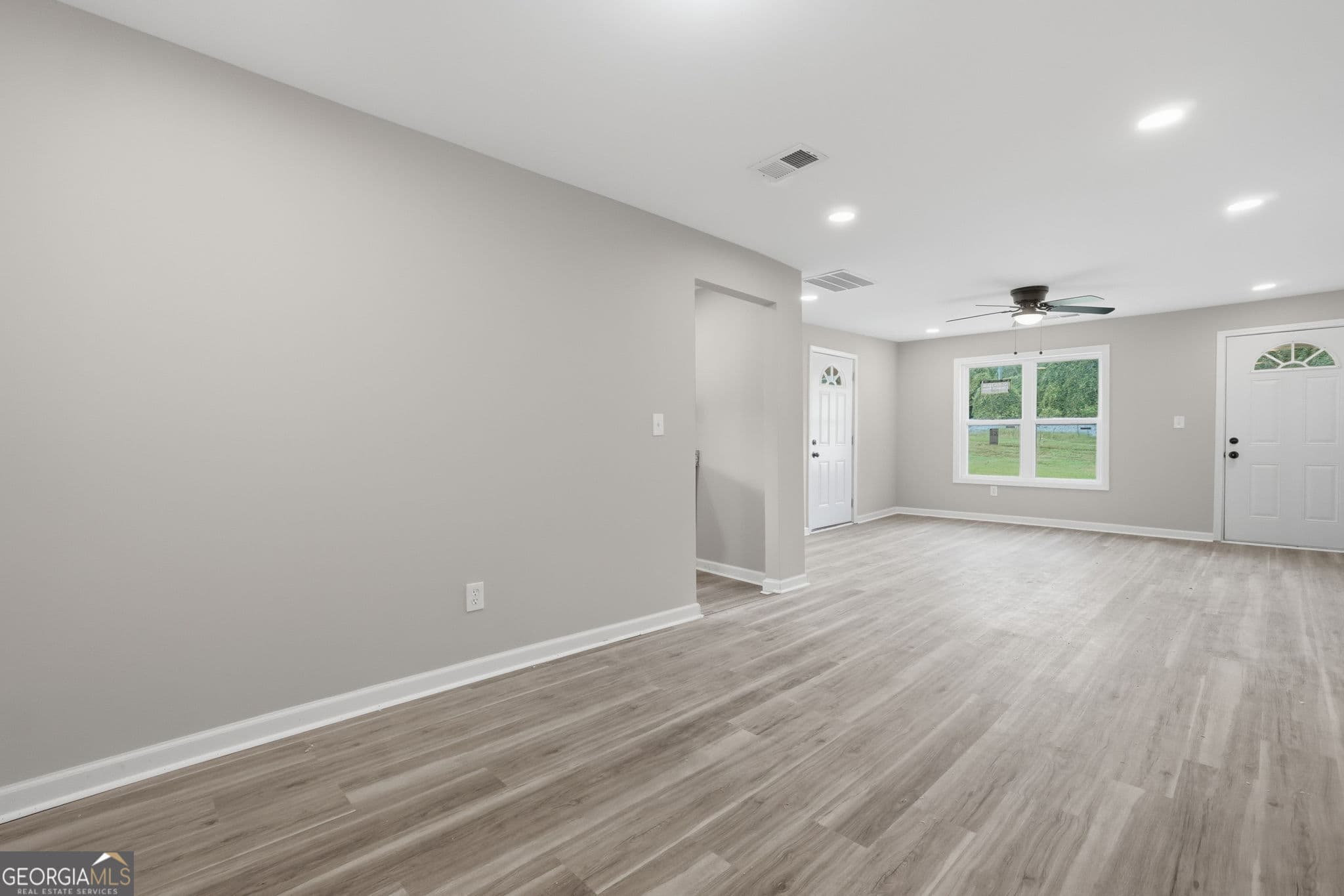 3 bedroom, 1 bathroom, 1,060 sq ft single family residence for sale at 1061 Highway 3, Hampton, GA 30228 — photo 9