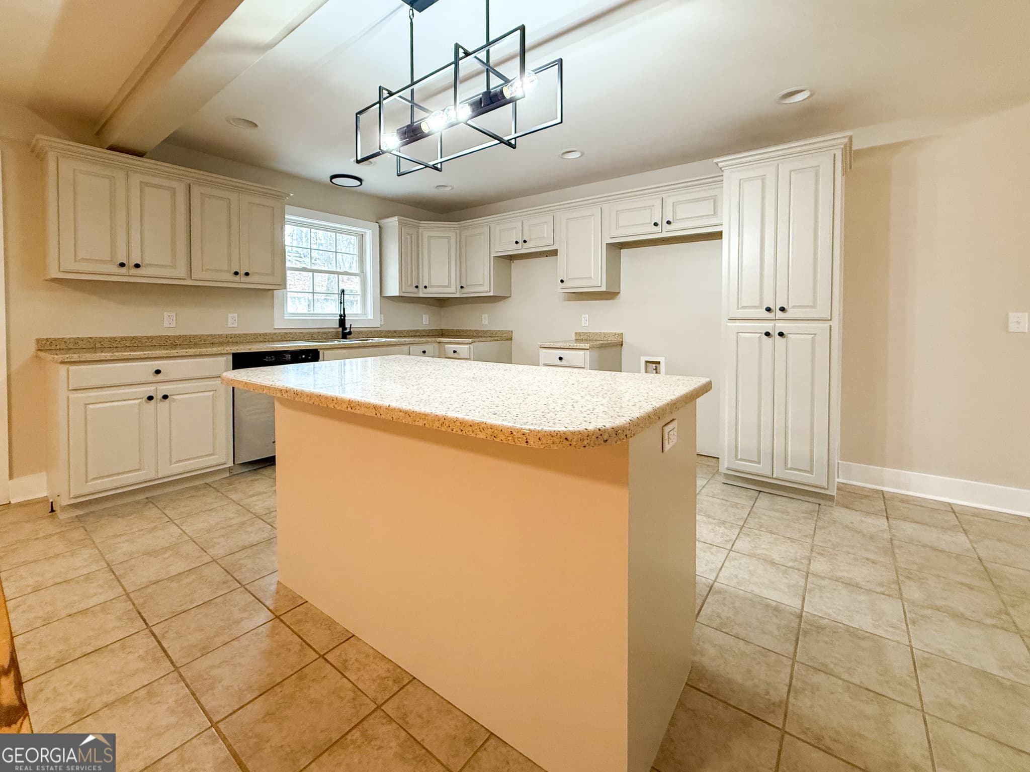 3 bedroom, 3 bathroom, 2,226 sq ft single family residence for sale at 6980 Highway 115, Cleveland, GA 30528 — photo 5