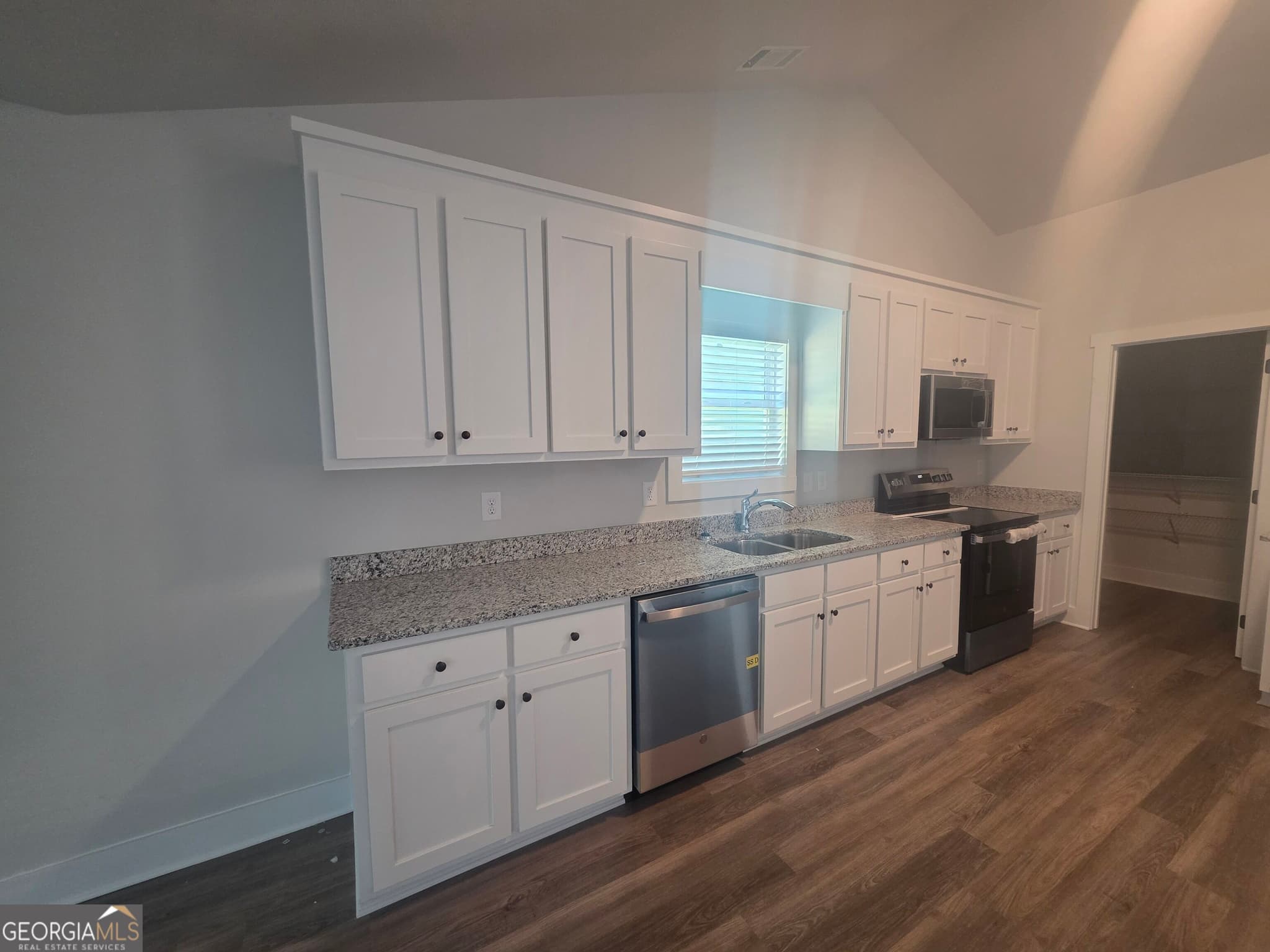 4 bedroom, 2.5 bathroom, 2,200 sq ft single family residence for sale at 237 Champions Lane 17, Winder, GA 30680 — photo 3