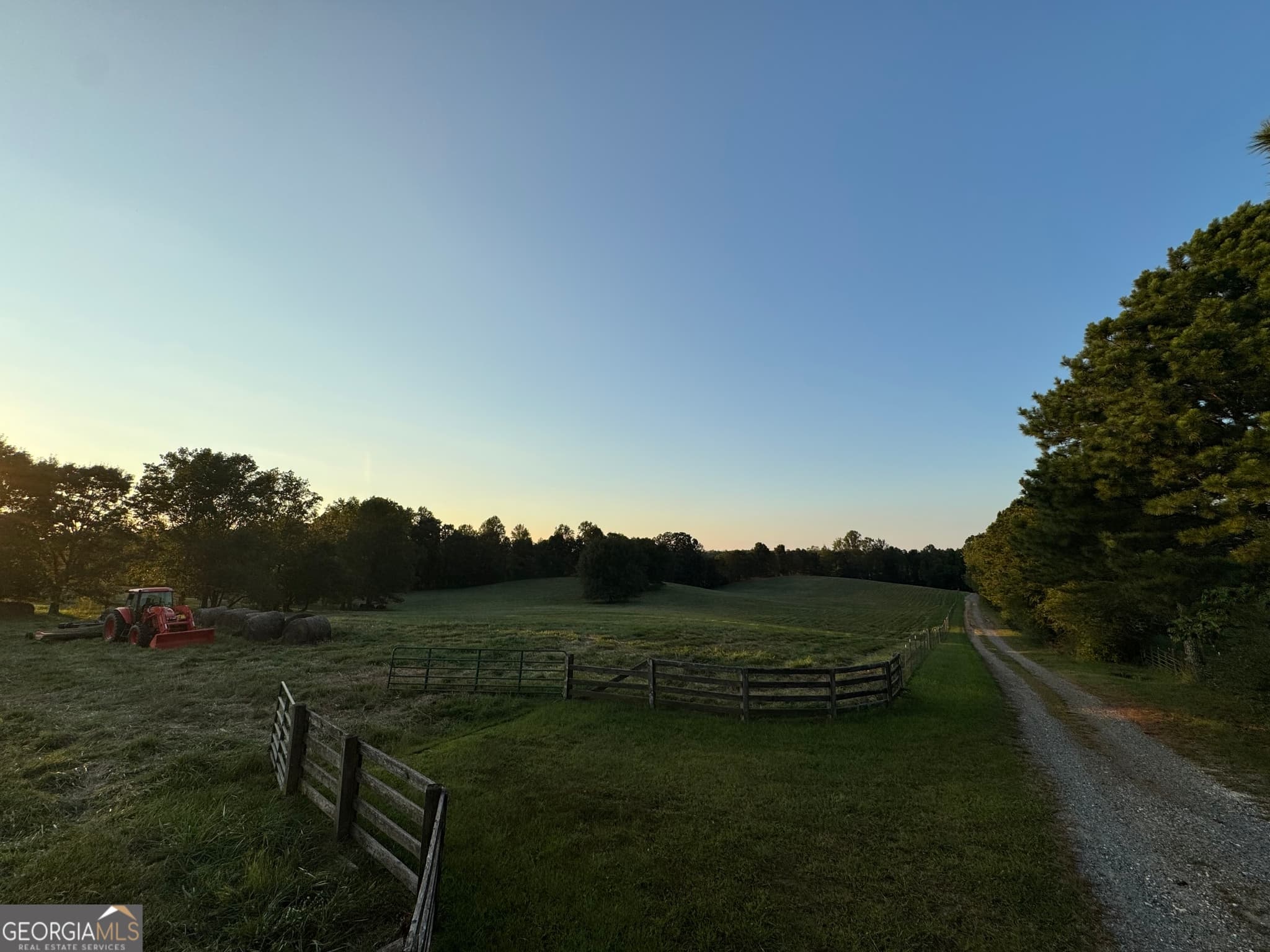 5 bedroom, 2 bathroom, 3,840 sq ft farm for sale at 1045 Pleasant Hill Road, Jasper, GA 30143 — photo 6