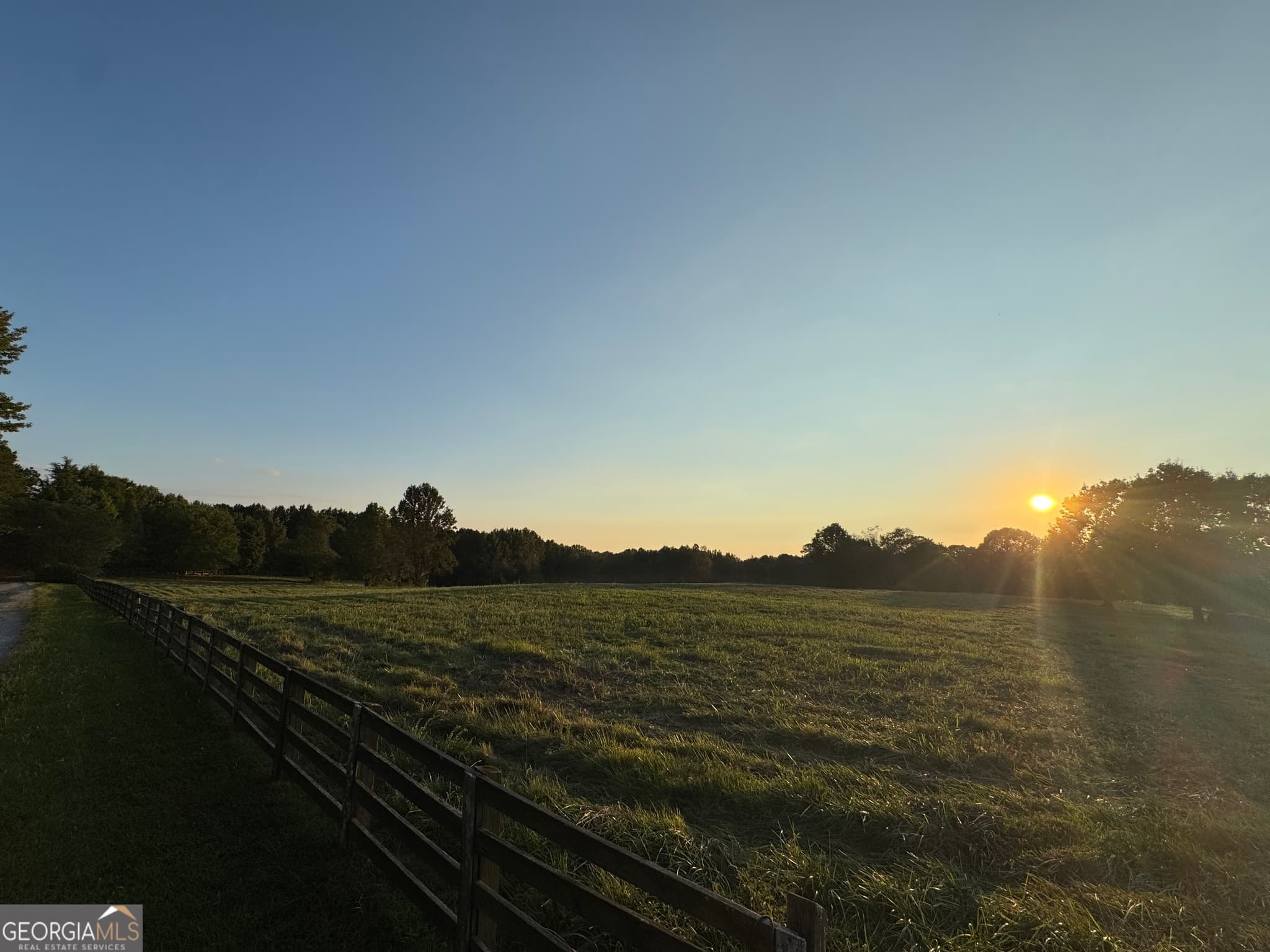 5 bedroom, 2 bathroom, 3,840 sq ft farm for sale at 1045 Pleasant Hill Road, Jasper, GA 30143 — photo 5