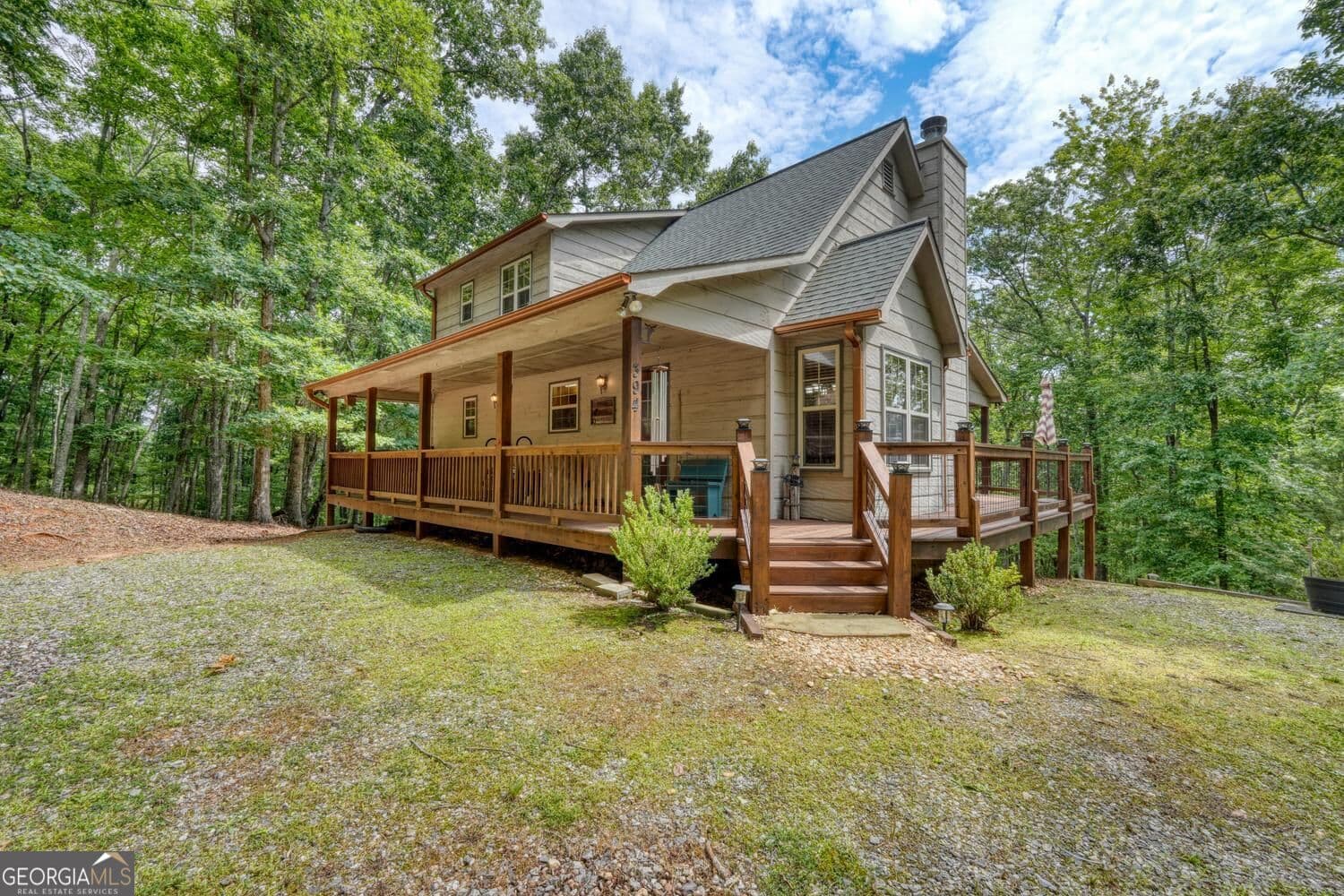 3 bedroom, 3 bathroom, 2,052 sq ft cabin,single family residence for sale at 394 Sheep Stomp Road, Blairsville, GA 30512 — photo 3
