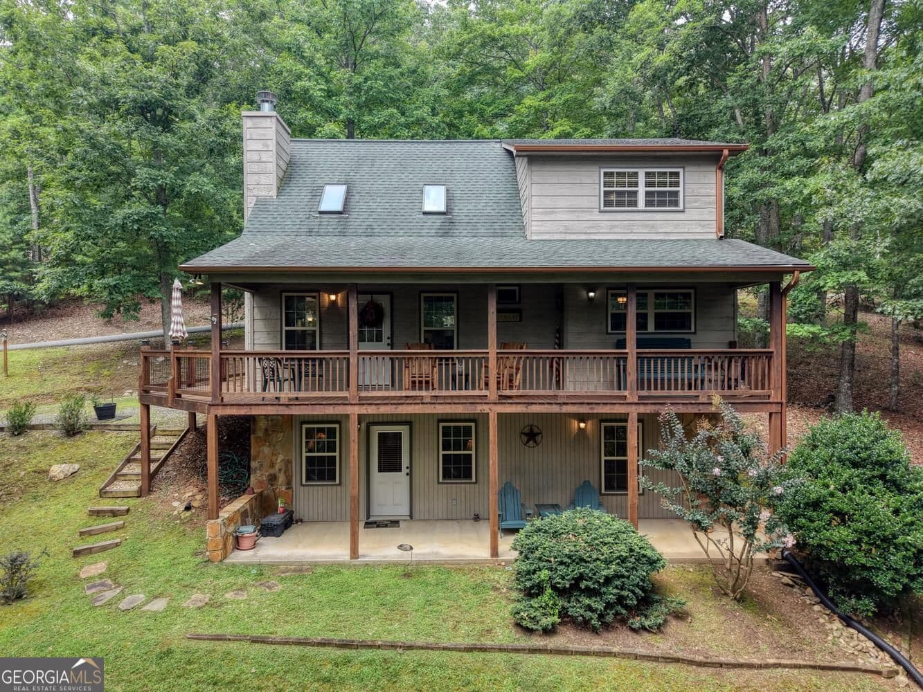 3 bedroom, 3 bathroom, 2,052 sq ft cabin,single family residence for sale at 394 Sheep Stomp Road, Blairsville, GA 30512