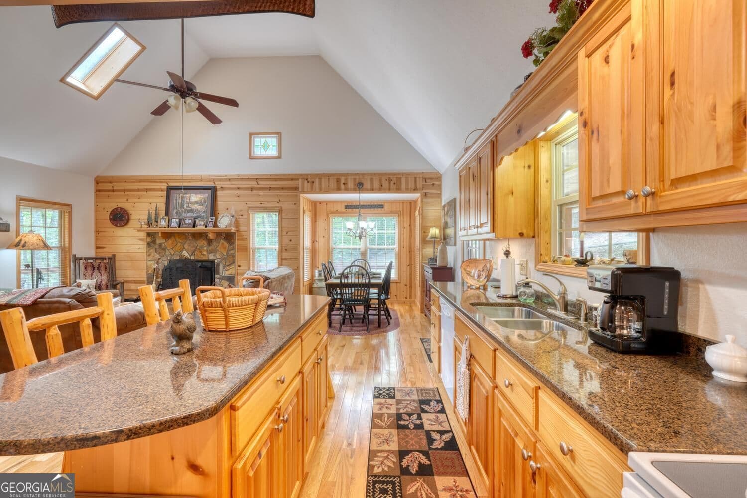 3 bedroom, 3 bathroom, 2,052 sq ft cabin,single family residence for sale at 394 Sheep Stomp Road, Blairsville, GA 30512 — photo 9