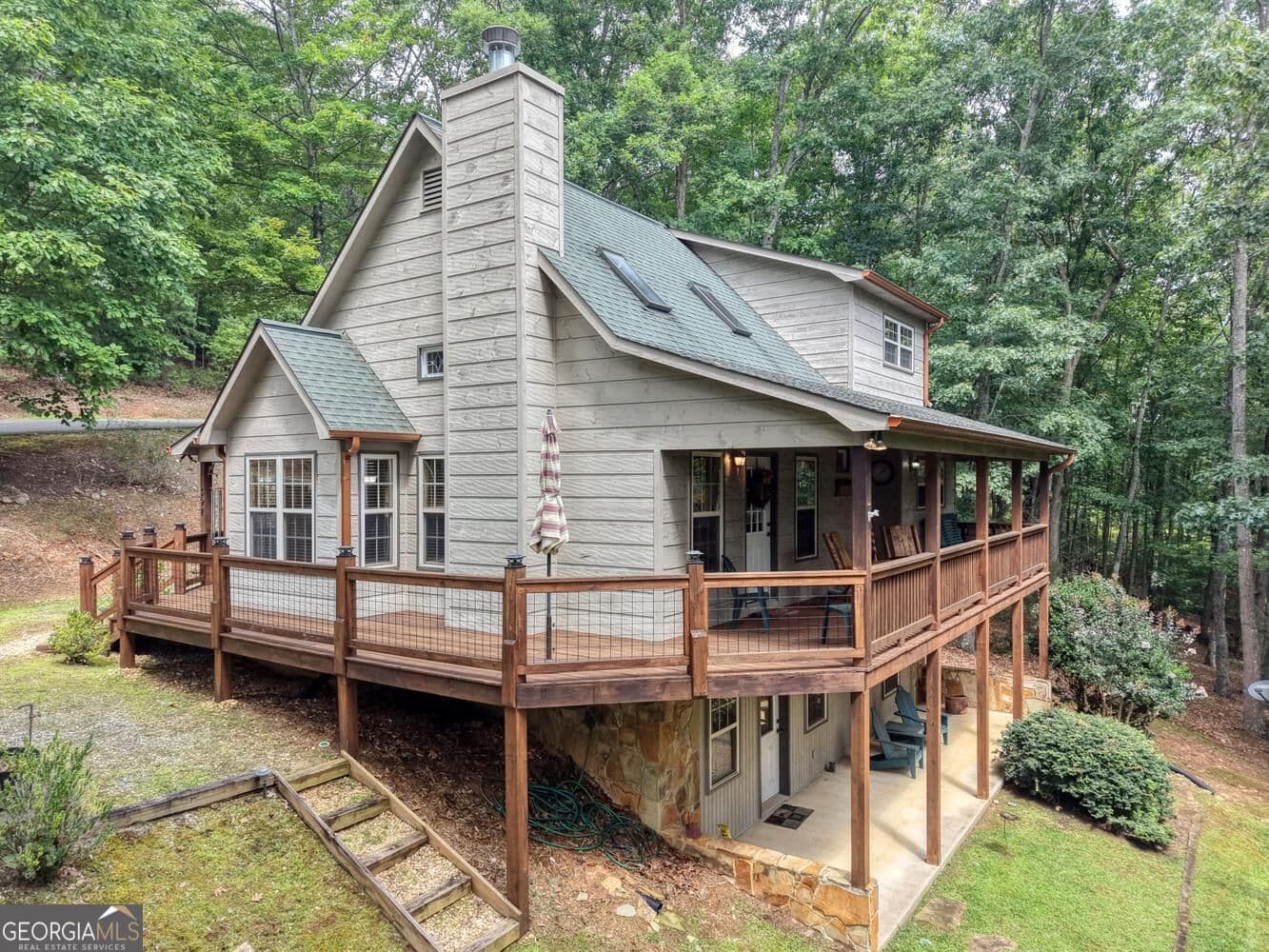 3 bedroom, 3 bathroom, 2,052 sq ft cabin,single family residence for sale at 394 Sheep Stomp Road, Blairsville, GA 30512 — photo 4