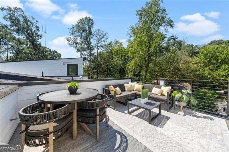 3 bedroom, 3.5 bathroom, 1,976 sq ft townhouse for sale at 1189 Frederick Walk, Atlanta, GA 30324 — photo 1 of 20