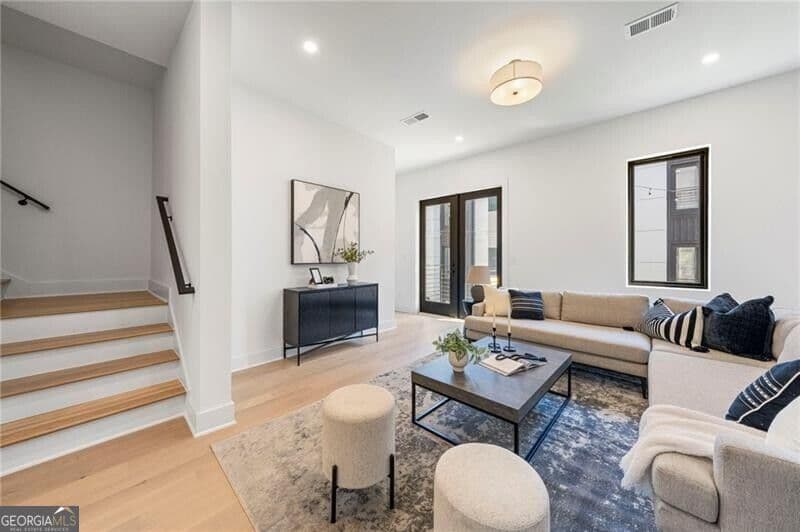3 bedroom, 3.5 bathroom, 1,976 sq ft townhouse for sale at 1189 Frederick Walk, Atlanta, GA 30324 — photo 8