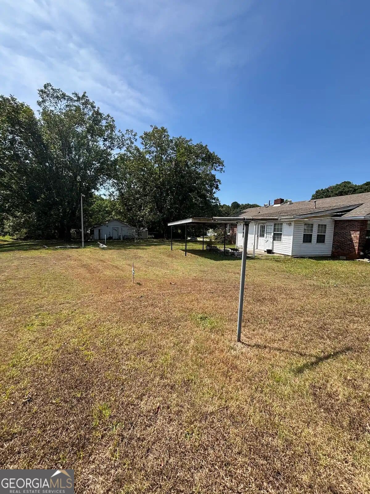 2 bedroom, 1.5 bathroom, 1,505 sq ft single family residence for sale at 422 Bartson Street, Lavonia, GA 30553 — photo 5