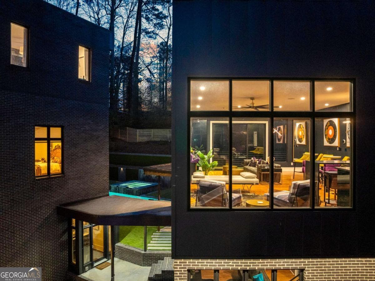 7 bedroom, 6.5 bathroom, 7,396 sq ft single family residence for sale at 345 Pinecrest Road, Atlanta, GA 30342 — photo 5