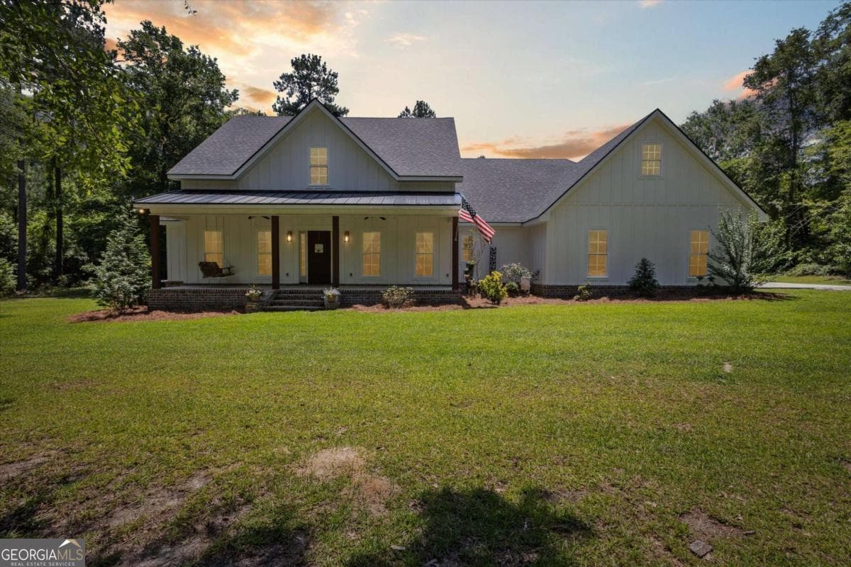 3 bedroom, 2.5 bathroom, 2,282 sq ft single family residence sold at 2820 Southern Manor Road, Metter, GA 30439