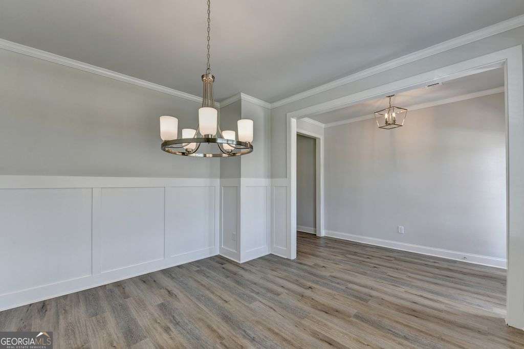 5 bedroom, 3.5 bathroom, 2,562 sq ft single family residence for rent at 7309 Yewtree Drive Walk, Flowery Branch, GA 30542 for $2,750 a month — photo 10