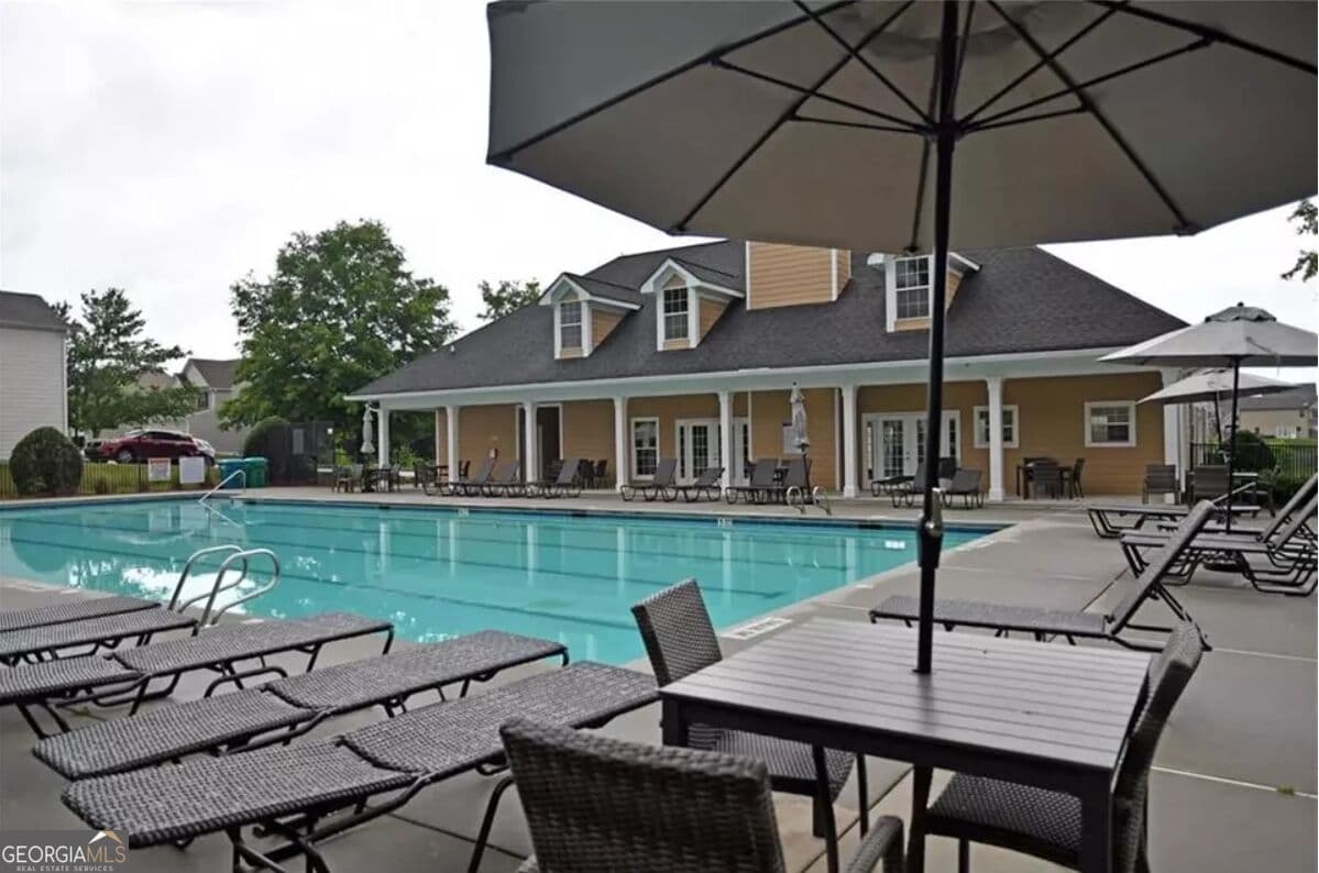 3 bedroom, 2.5 bathroom, 1,832 sq ft single family residence for sale at 1402 Turning Leaf Lane, Pendergrass, GA 30567 — photo 6