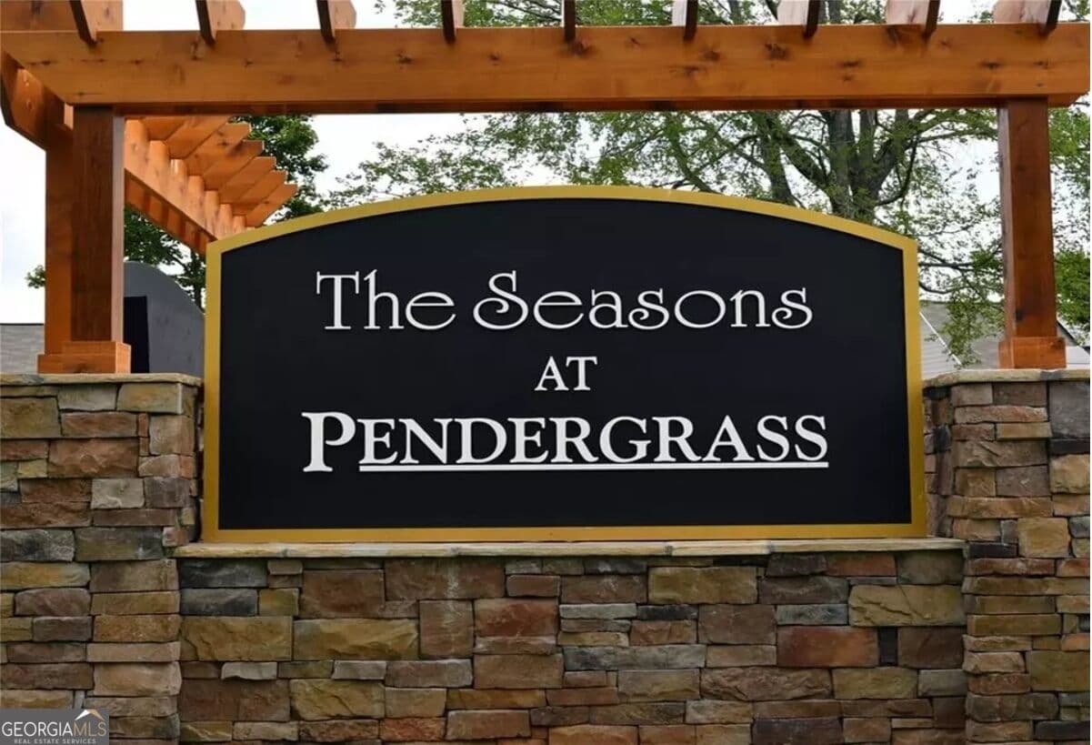 3 bedroom, 2.5 bathroom, 1,832 sq ft single family residence for sale at 1402 Turning Leaf Lane, Pendergrass, GA 30567 — photo 7