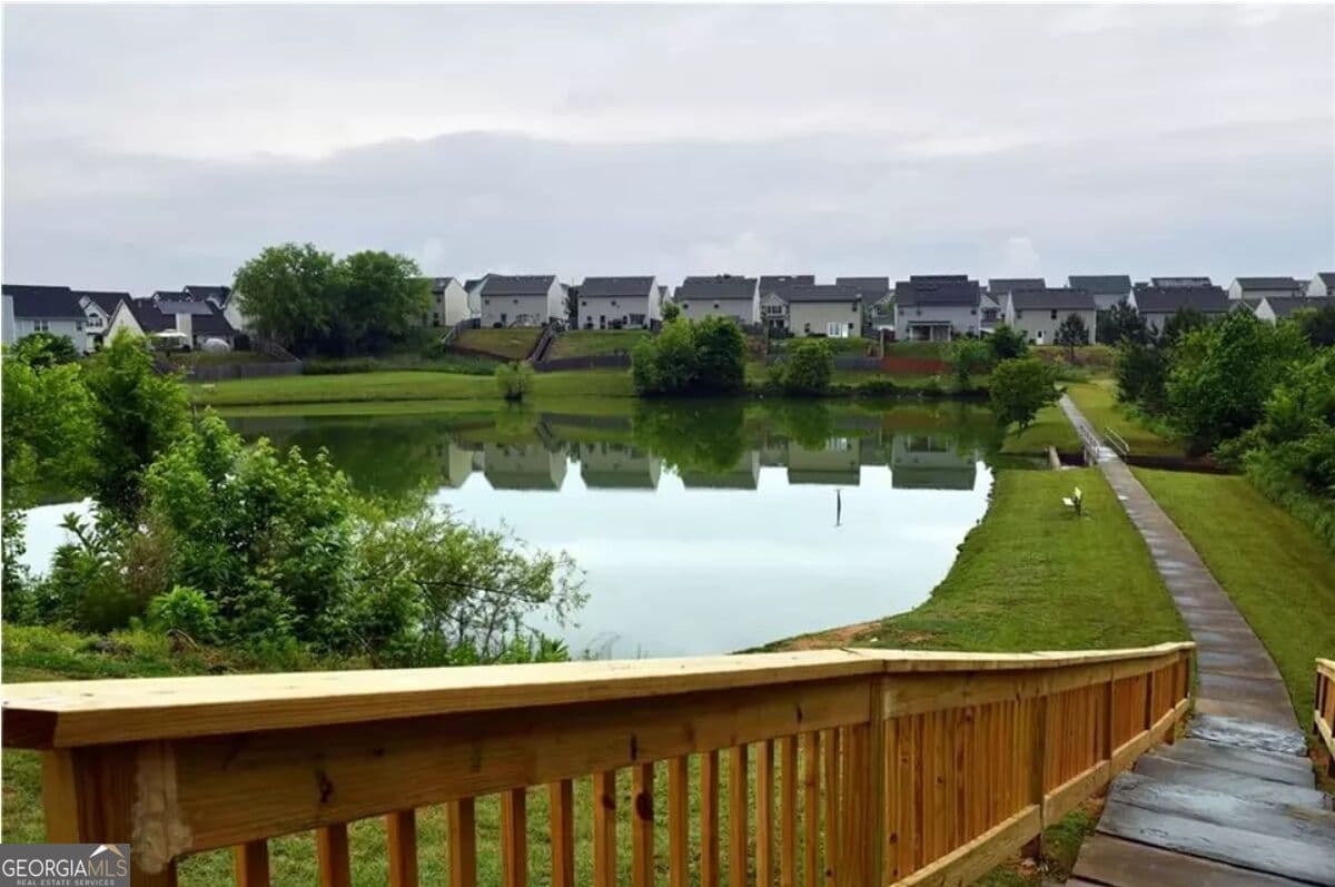 3 bedroom, 2.5 bathroom, 1,832 sq ft single family residence for sale at 1402 Turning Leaf Lane, Pendergrass, GA 30567 — photo 4