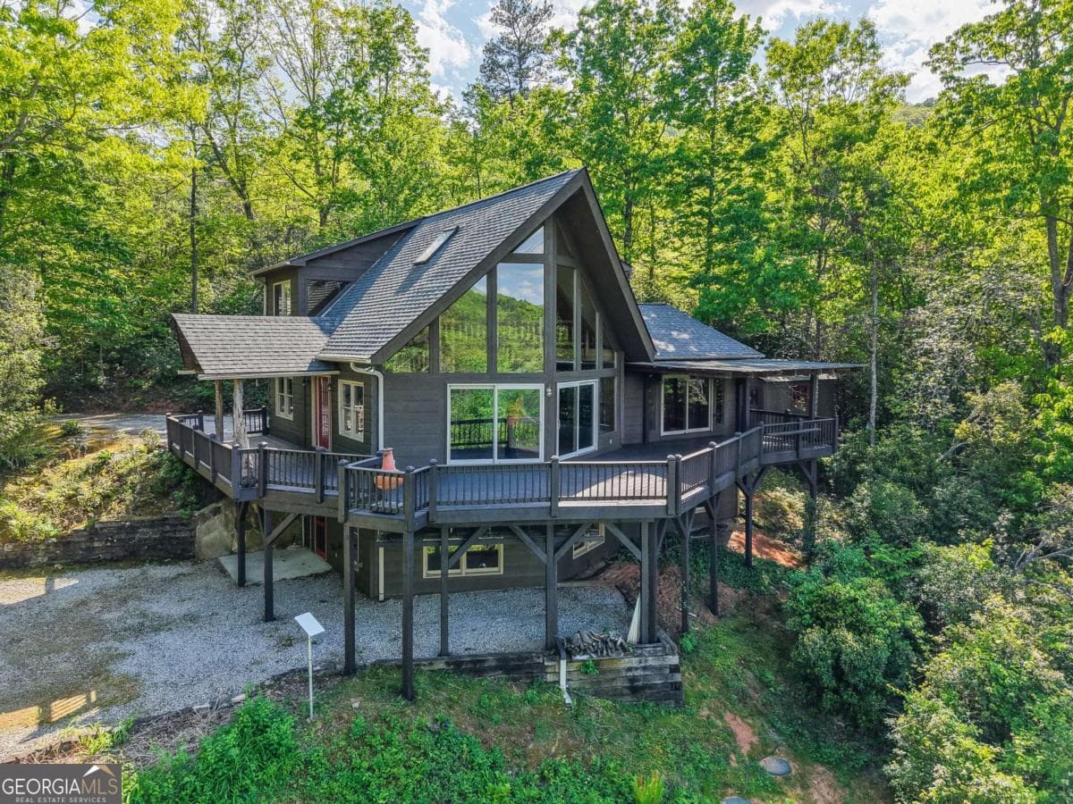3 bedroom, 3.5 bathroom, 3,254 sq ft cabin,single family residence for sale at 410 Falling Springs, Tiger, GA 30576 — photo 2