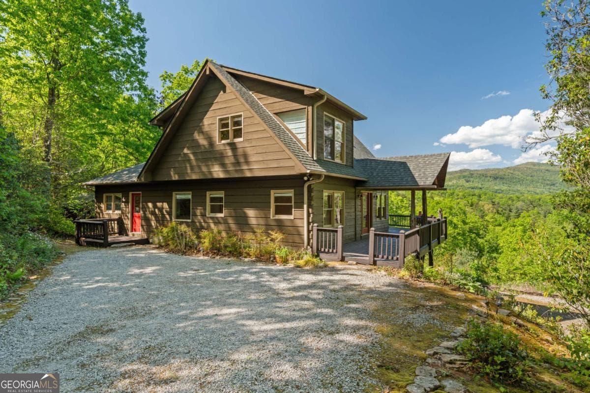 3 bedroom, 3.5 bathroom, 3,254 sq ft cabin,single family residence for sale at 410 Falling Springs, Tiger, GA 30576
