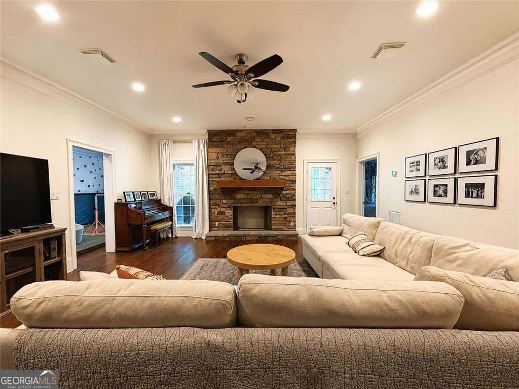 6 bedroom, 5.5 bathroom, 4,686 sq ft single family residence for sale at 105 Chase Lane, Forsyth, GA 31029 — photo 7
