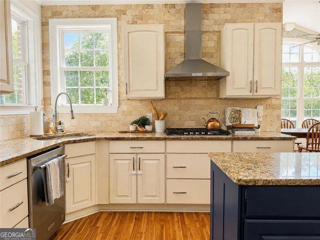 6 bedroom, 5.5 bathroom, 4,686 sq ft single family residence for sale at 105 Chase Lane, Forsyth, GA 31029 — photo 4