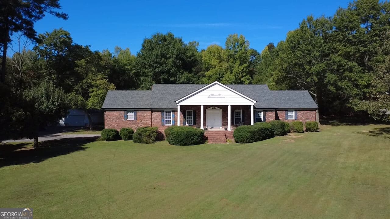 3 bedroom, 3 bathroom, 2,997 sq ft single family residence for sale at 245 Forrestway Drive, Lafayette, GA 30728 — photo 2