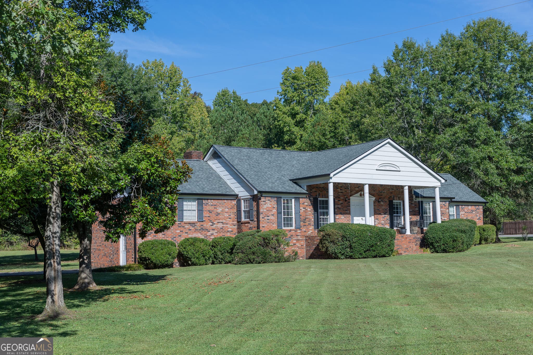3 bedroom, 3 bathroom, 2,997 sq ft single family residence for sale at 245 Forrestway Drive, Lafayette, GA 30728 — photo 3