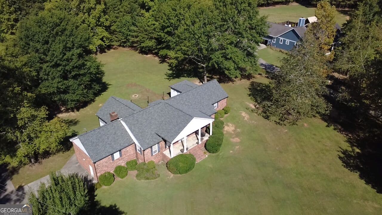 3 bedroom, 3 bathroom, 2,997 sq ft single family residence for sale at 245 Forrestway Drive, Lafayette, GA 30728 — photo 4