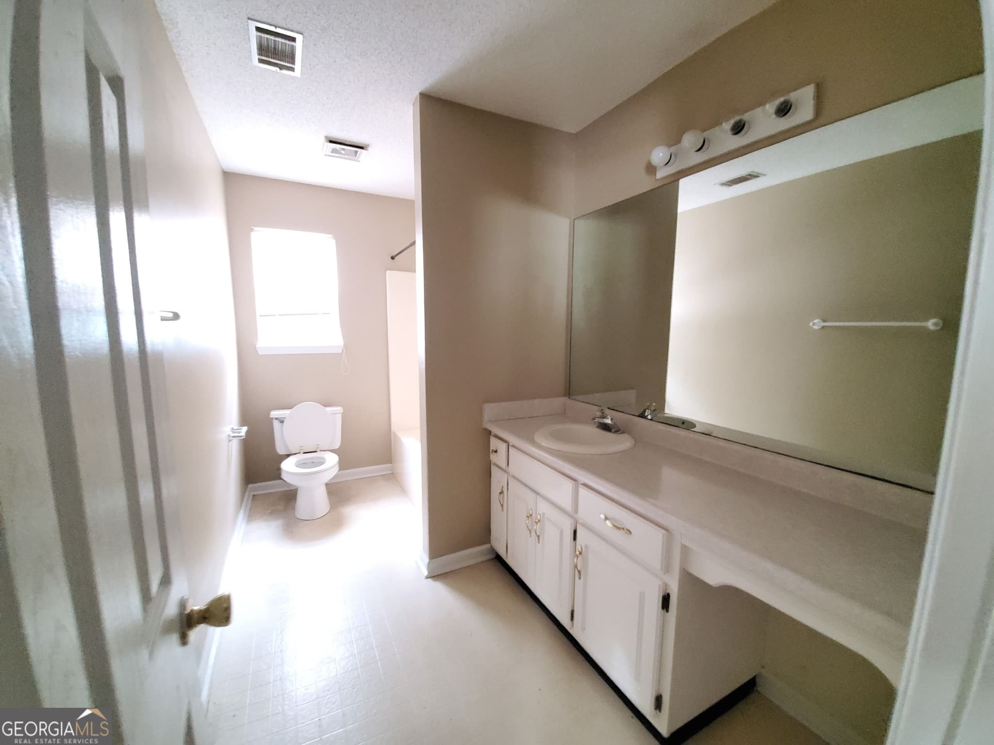 3 bedroom, 2 bathroom single family residence for rent at 403 Wendwood Court, Statesboro, GA 30458 for $1,600 a month — photo 6