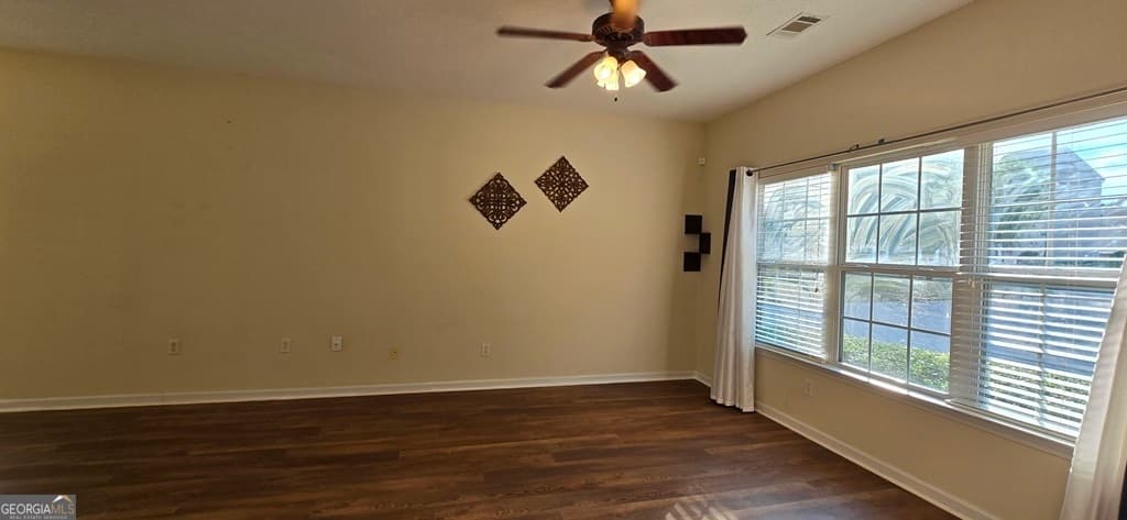 3 bedroom, 2.5 bathroom, 1,640 sq ft townhouse for rent at 5472 Festival Av Avenue, Fairburn, GA 30213 for $2,000 a month — photo 7