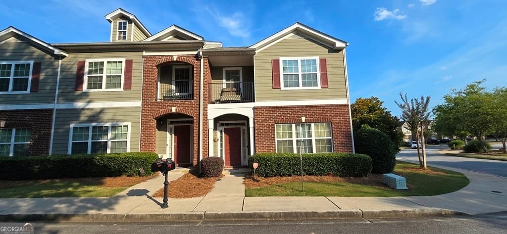 3 bedroom, 2.5 bathroom, 1,640 sq ft townhouse for rent at 5472 Festival Av Avenue, Fairburn, GA 30213 for $2,000 a month — photo 1 of 44