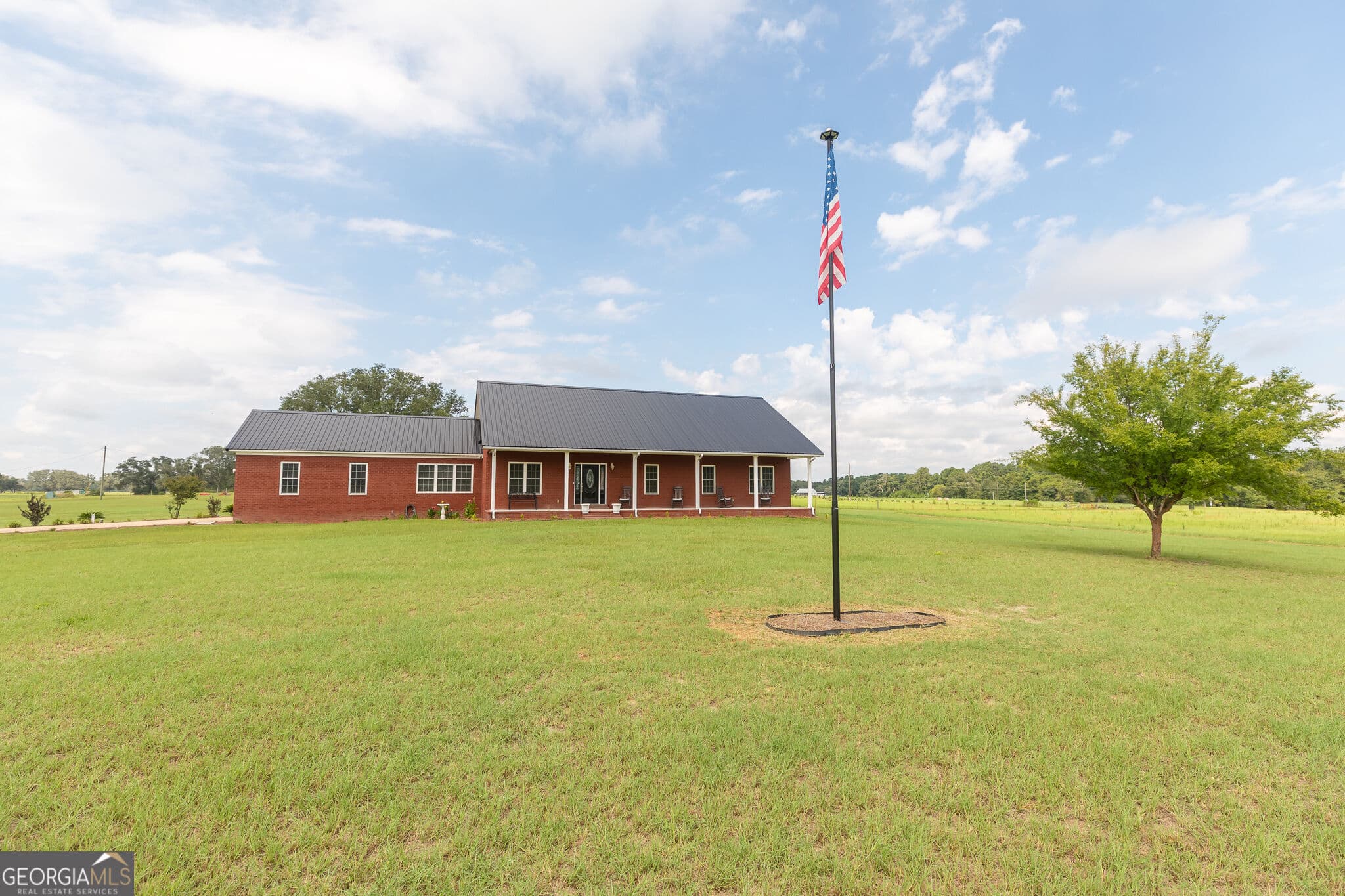 3 bedroom, 2 bathroom, 2,146 sq ft single family residence for sale at 1948 US Highway 280, Reidsville, GA 30453 — photo 2