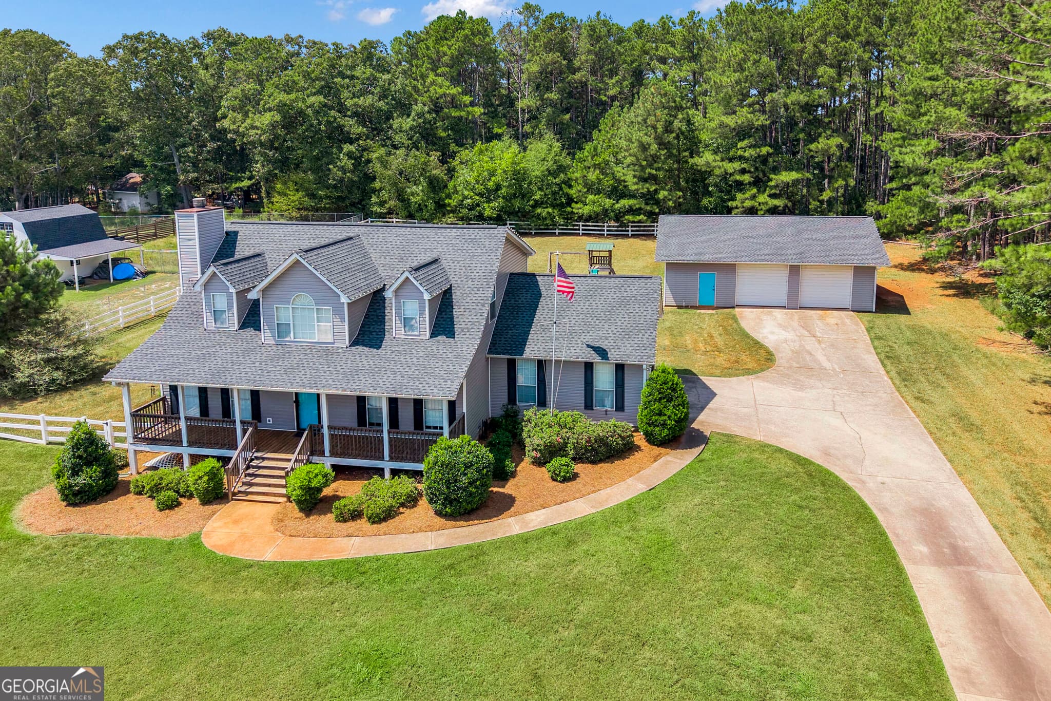 4 bedroom, 2.5 bathroom, 1,997 sq ft single family residence for sale at 55 Ewing Drive, Social Circle, GA 30025 — photo 2
