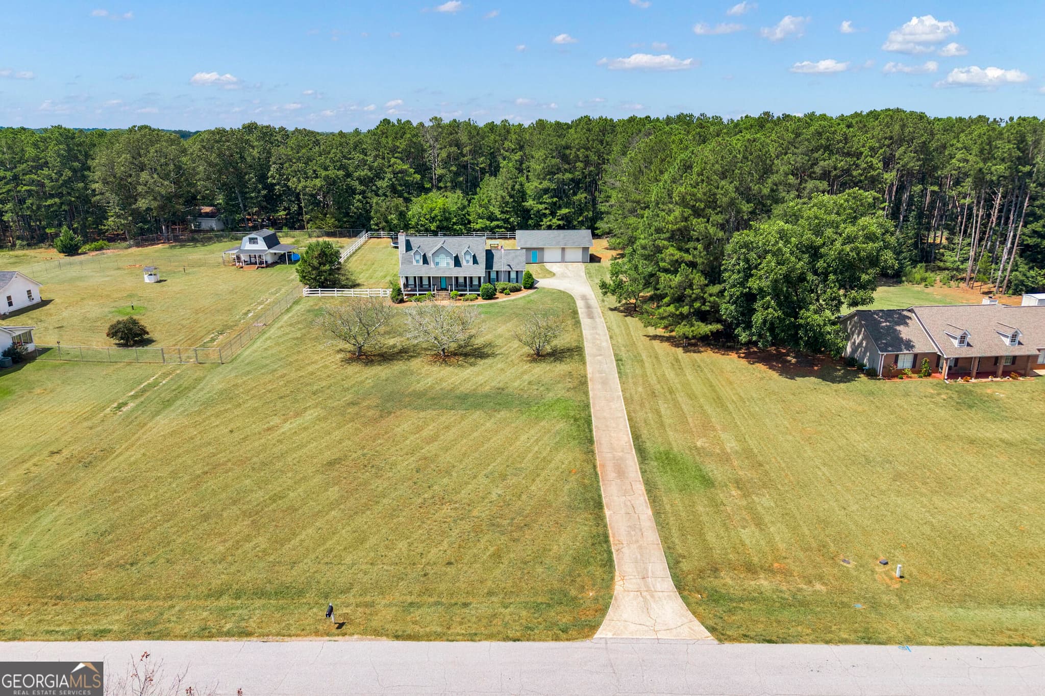 4 bedroom, 2.5 bathroom, 1,997 sq ft single family residence for sale at 55 Ewing Drive, Social Circle, GA 30025 — photo 6