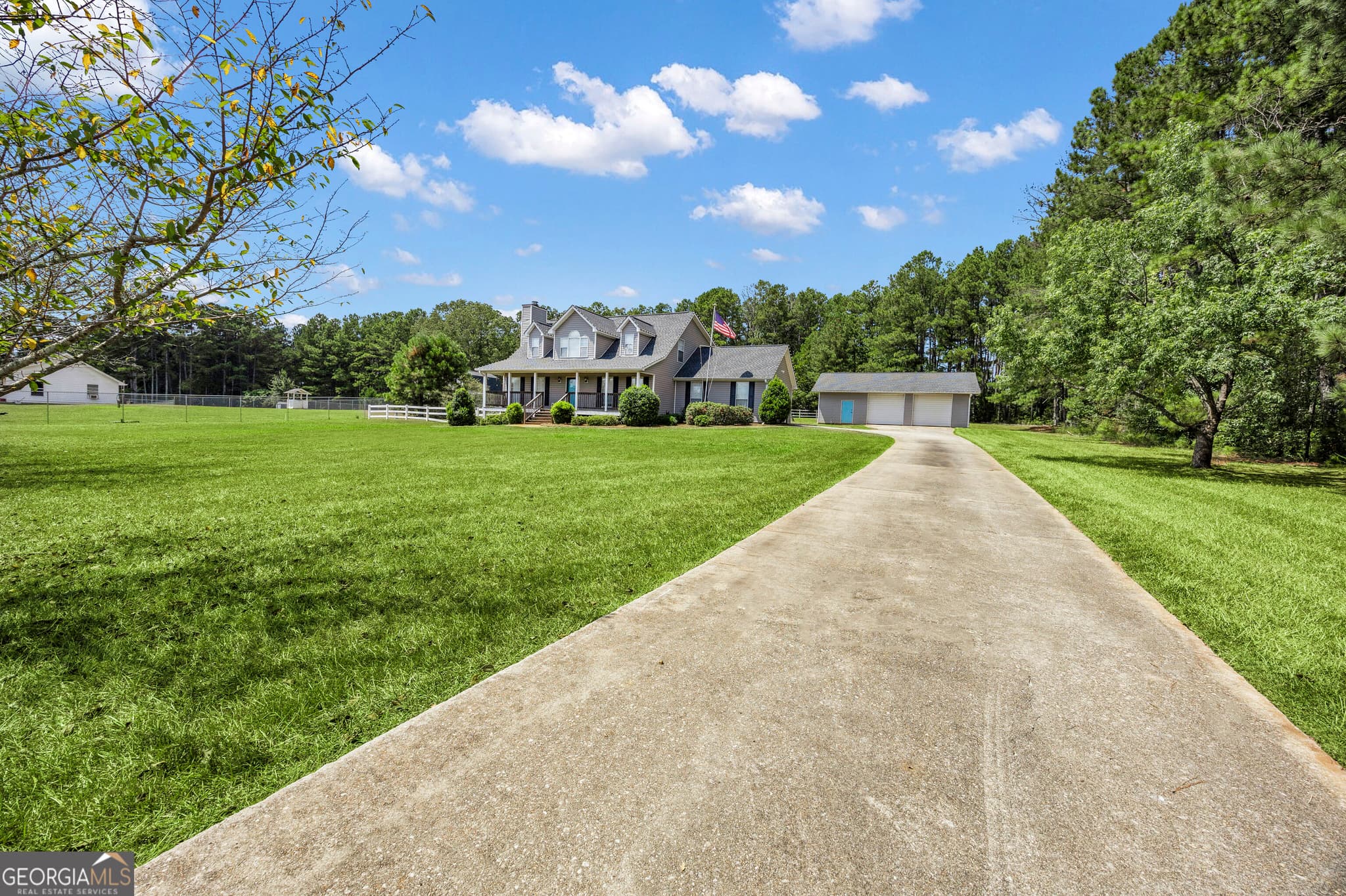4 bedroom, 2.5 bathroom, 1,997 sq ft single family residence for sale at 55 Ewing Drive, Social Circle, GA 30025 — photo 5