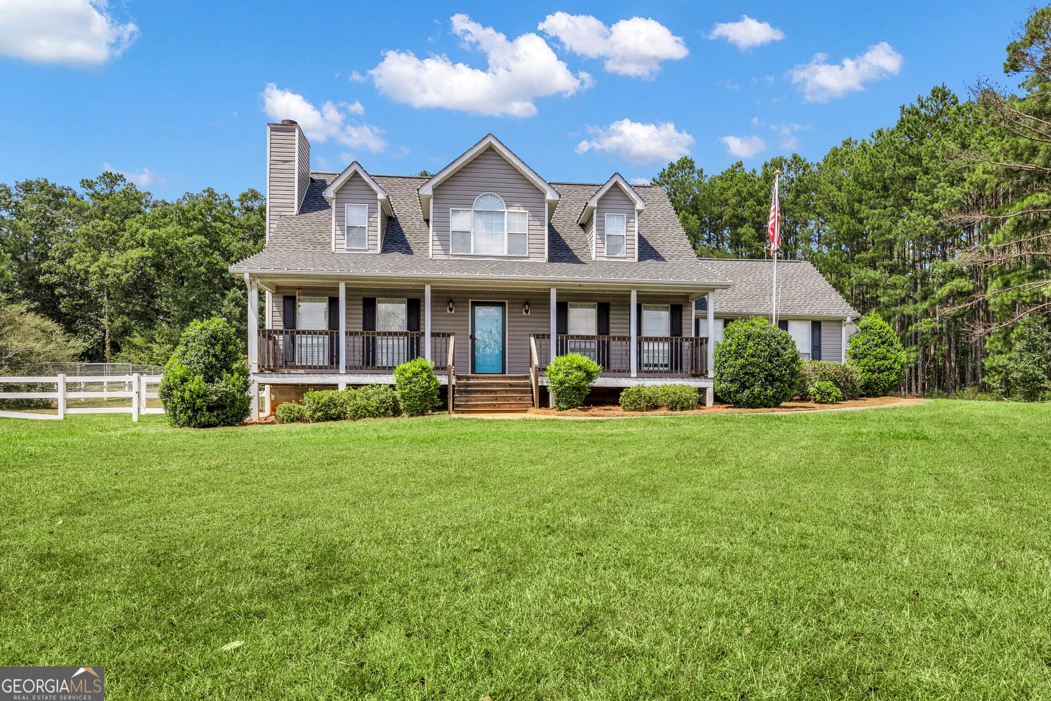 4 bedroom, 2.5 bathroom, 1,997 sq ft single family residence for sale at 55 Ewing Drive, Social Circle, GA 30025 — photo 4