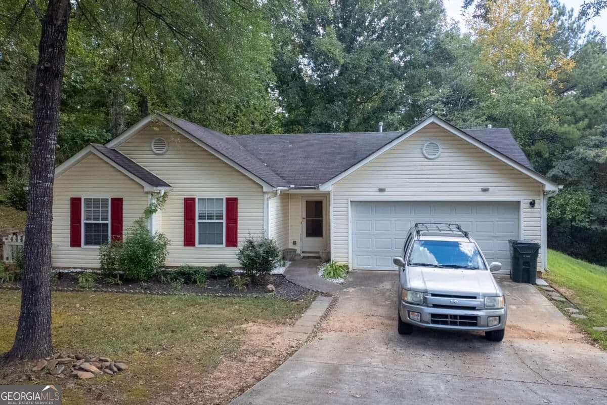 3 bedroom, 2 bathroom, 1,140 sq ft single family residence for sale at 4391 Marci Street, Snellville, GA 30039 — photo 1 of 24