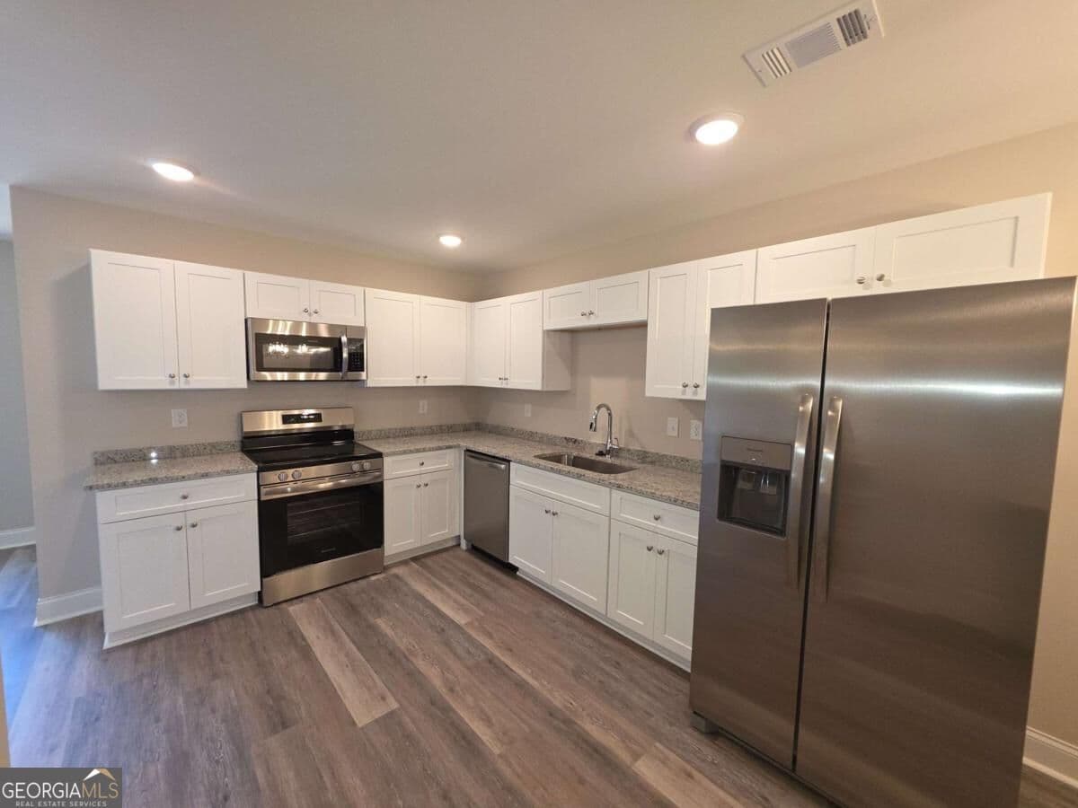 2 bedroom, 2 bathroom, 865 sq ft quadruplex for rent at 212B Tabor Drive 2B, Warner Robins, GA 31093 for $1,350 a month — photo 6