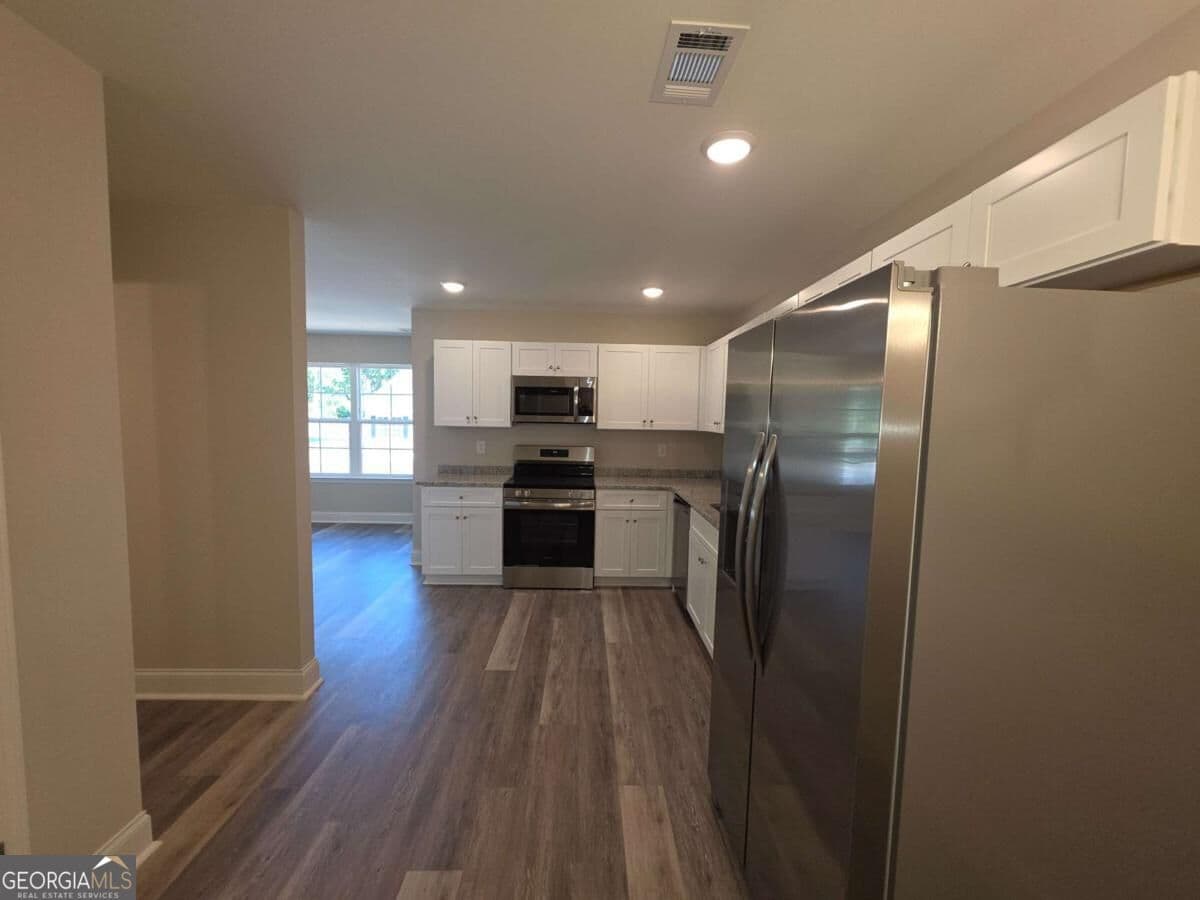 2 bedroom, 2 bathroom, 865 sq ft quadruplex for rent at 212B Tabor Drive 2B, Warner Robins, GA 31093 for $1,350 a month — photo 7