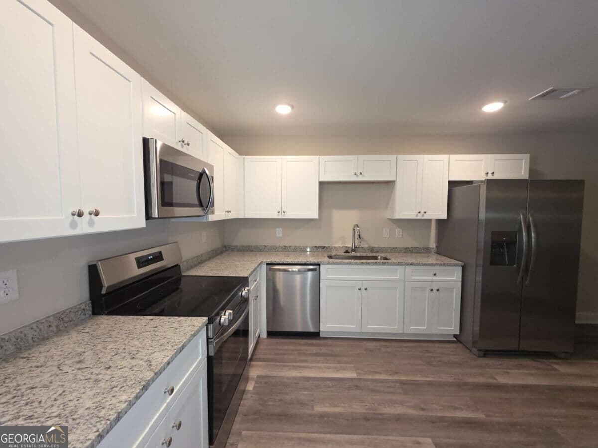2 bedroom, 2 bathroom, 865 sq ft quadruplex for rent at 212B Tabor Drive 2B, Warner Robins, GA 31093 for $1,350 a month — photo 8