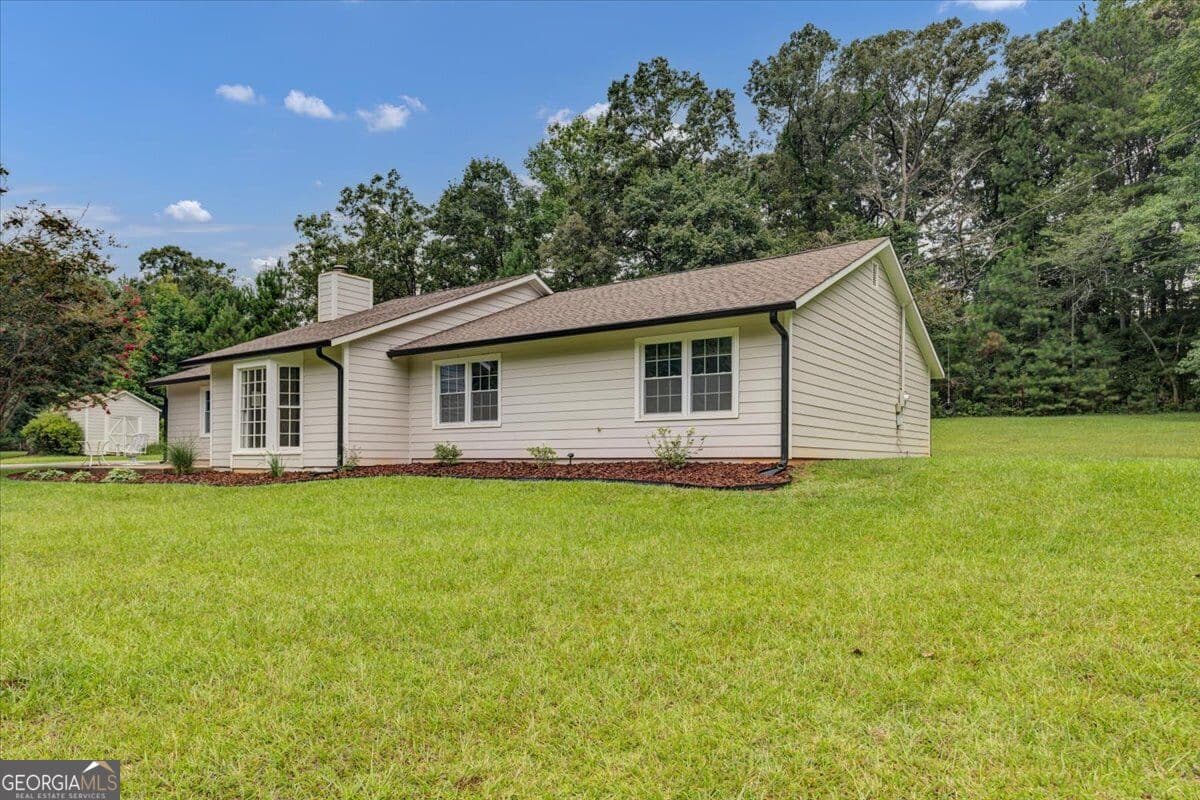 3 bedroom, 2 bathroom, 1,874 sq ft single family residence for rent at 120 Creekwood Lane, Fayetteville, GA 30214 for $2,800 a month — photo 4